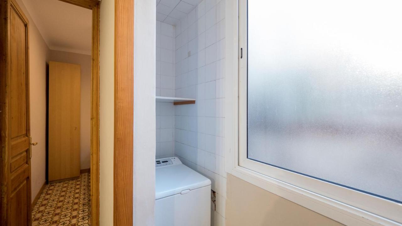 Acogedor Apartamento De 2 Dormitorios Барселона Екстериор снимка